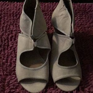 Comfort view size 9.5 shoes